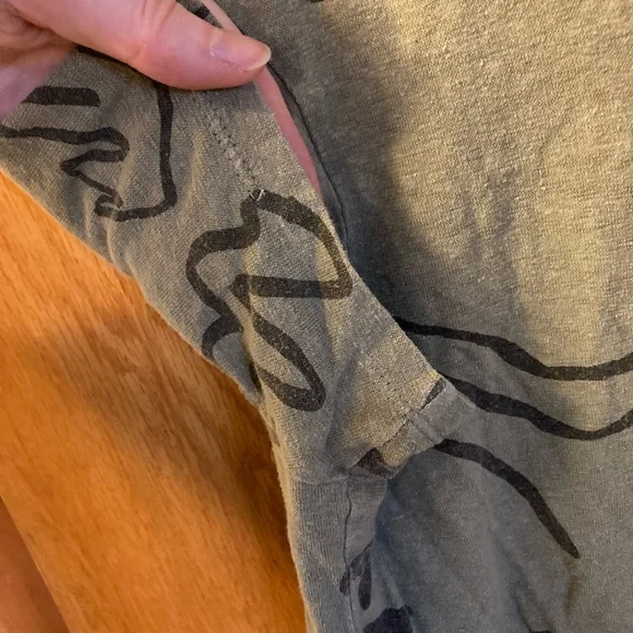 Jenny Pennywood Moth Pattern Tee Shirt Muted Olive Green size 2 Linen Cotton - Picture 8 of 10